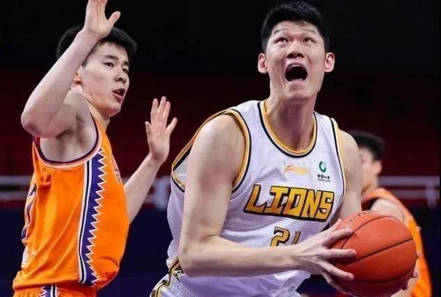 不过目前有关合同的细节仍未敲定，米兰和伊布的律师仍在研究合同。